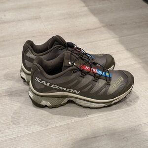 Salomon Gray Athletic Shoes